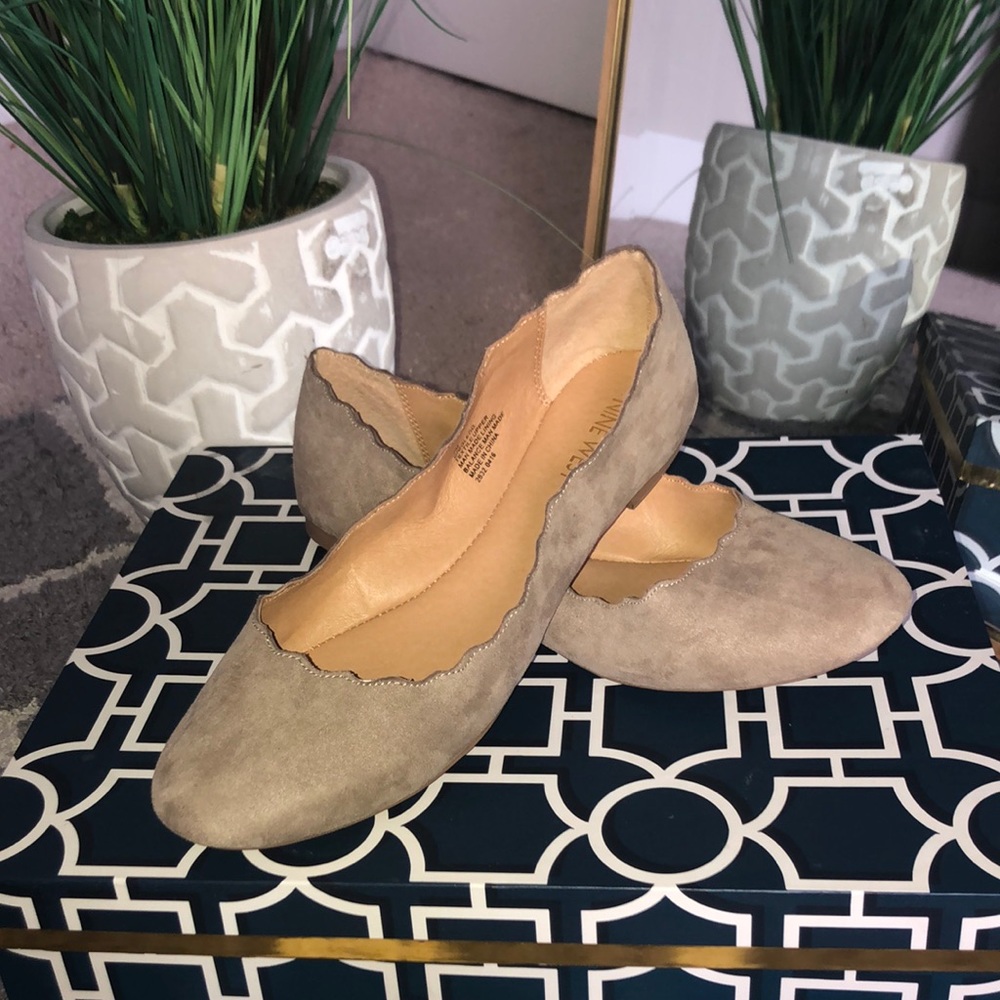 Nine West Tan flats